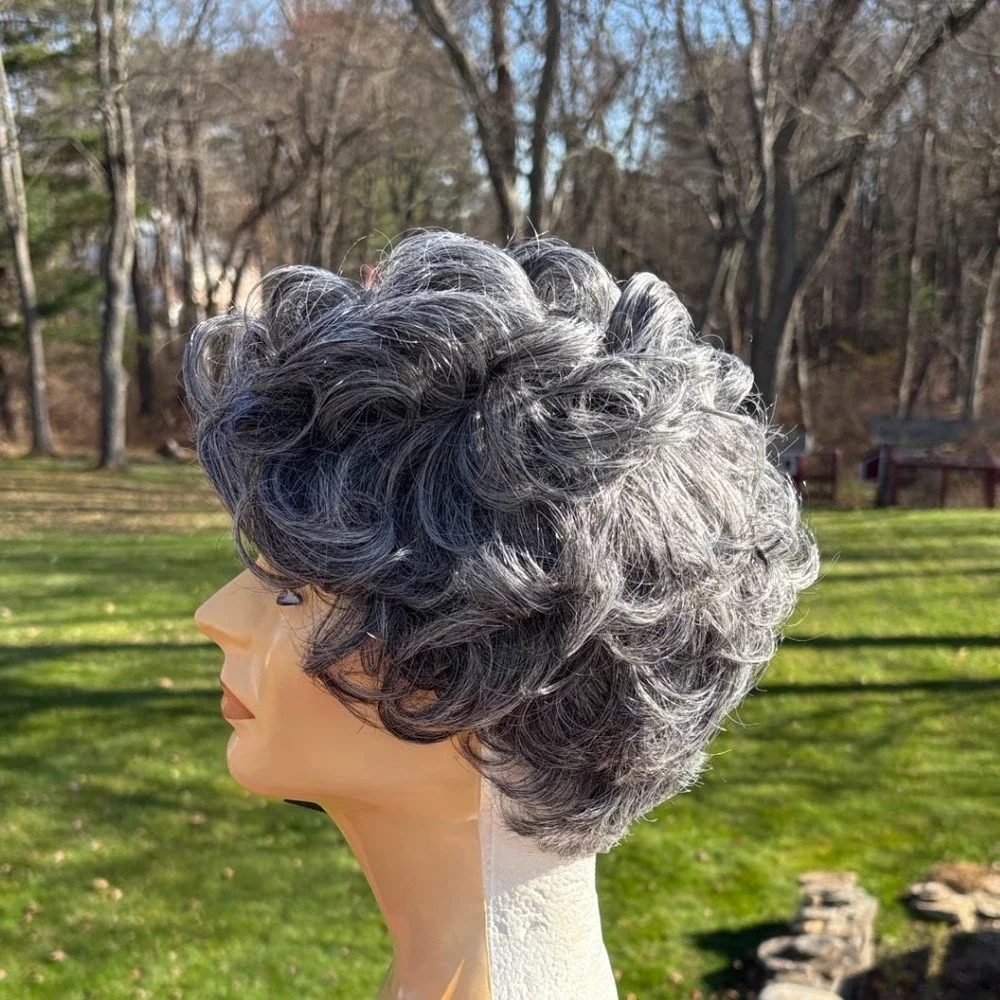 Smile Everyday Grey Curly Short Wig Hair Loss Costume Party Cosplay‎ Adult NWT